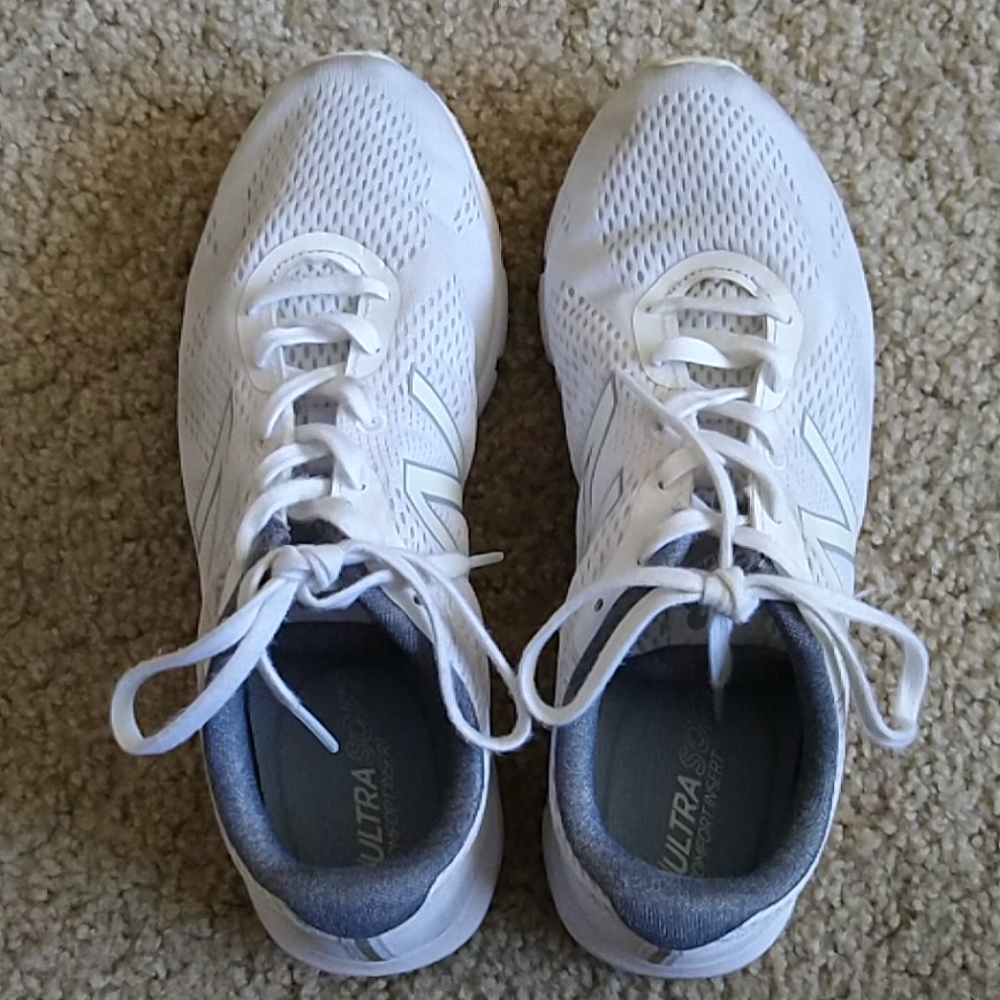 New Balance 600 running shoes